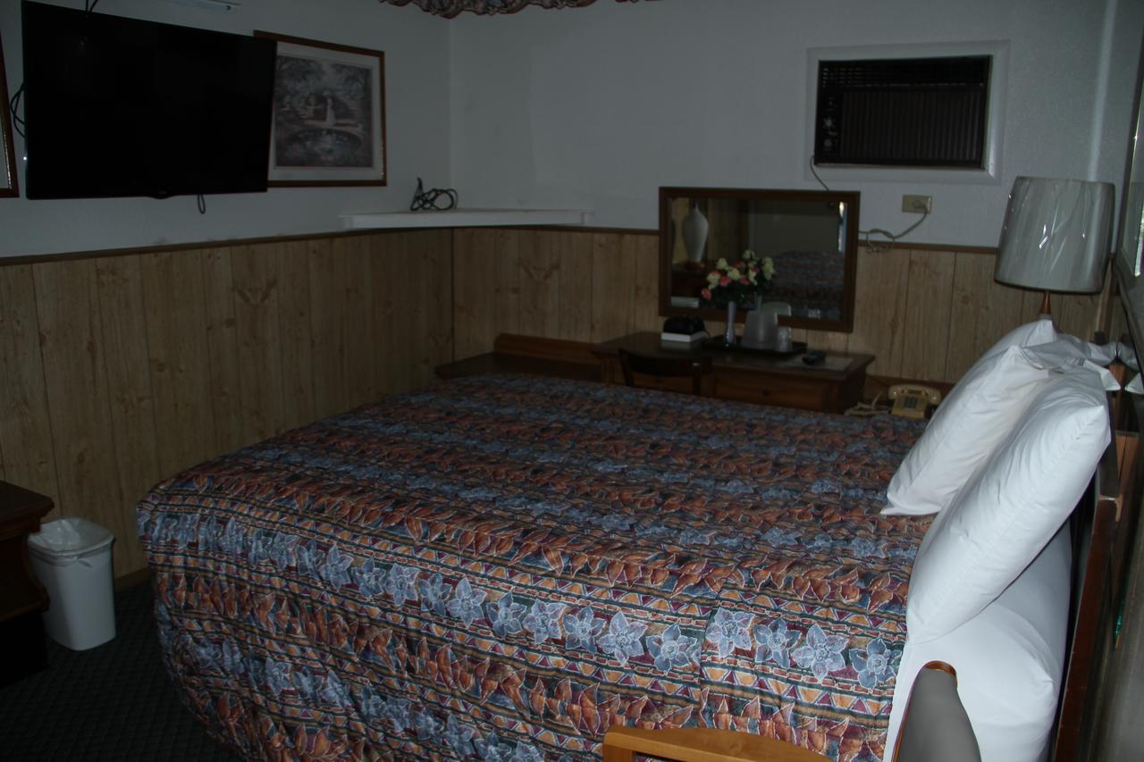 Skyliner Motel Stroud Exteriér fotografie