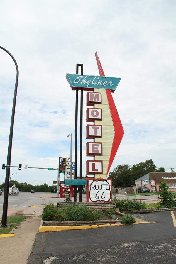Skyliner Motel Stroud Exteriér fotografie