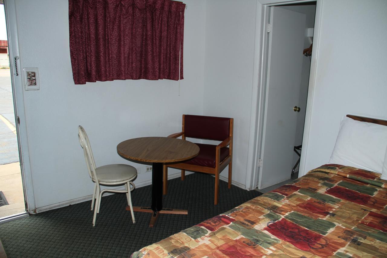 Skyliner Motel Stroud Exteriér fotografie